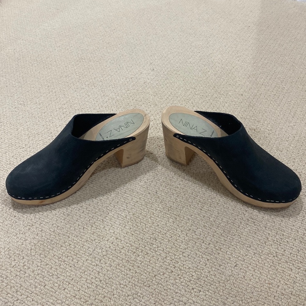 Nina Z Saga Clogs, Black, Size 39